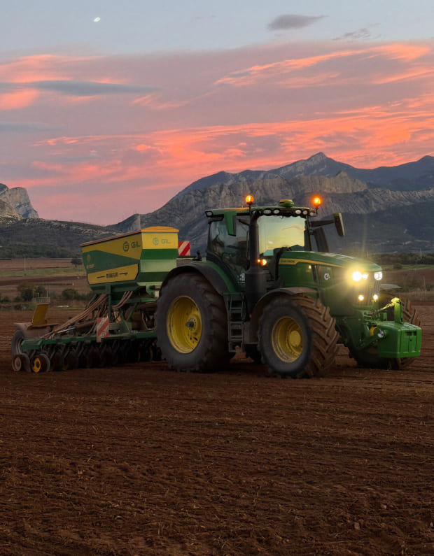 Imatge sobre Preparació de terrenys agrícoles a Lleida